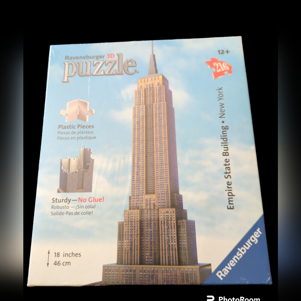 NEw in Box Ravensburger 3D puzzle